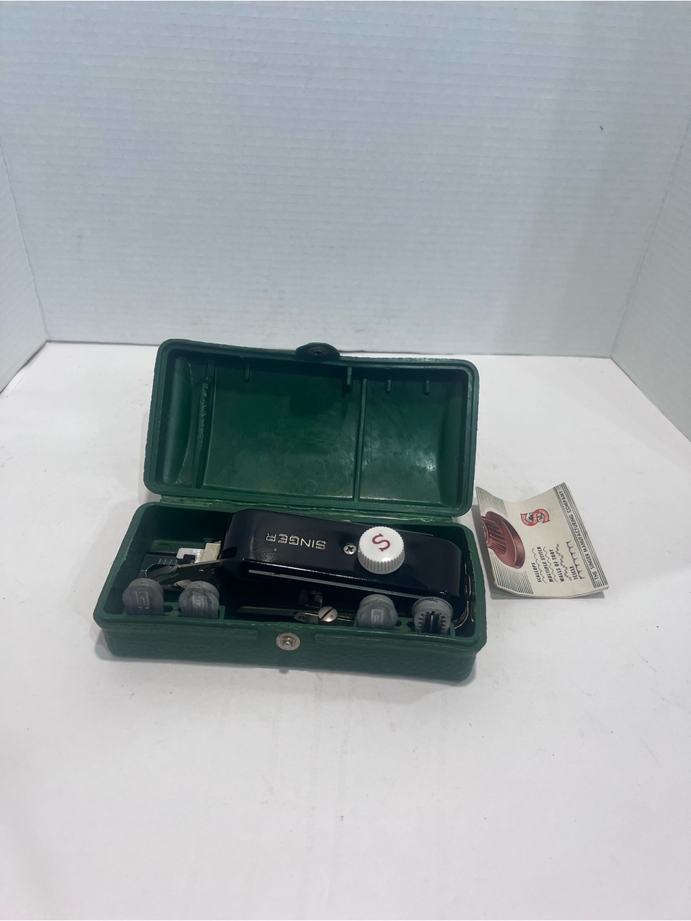 Singer Handheld Sewing Machine with Dark Green Case